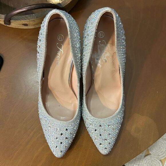 Forever 21 rhinestone studded 4” heels pointed toe size 8.5 - Picture 5 of 7